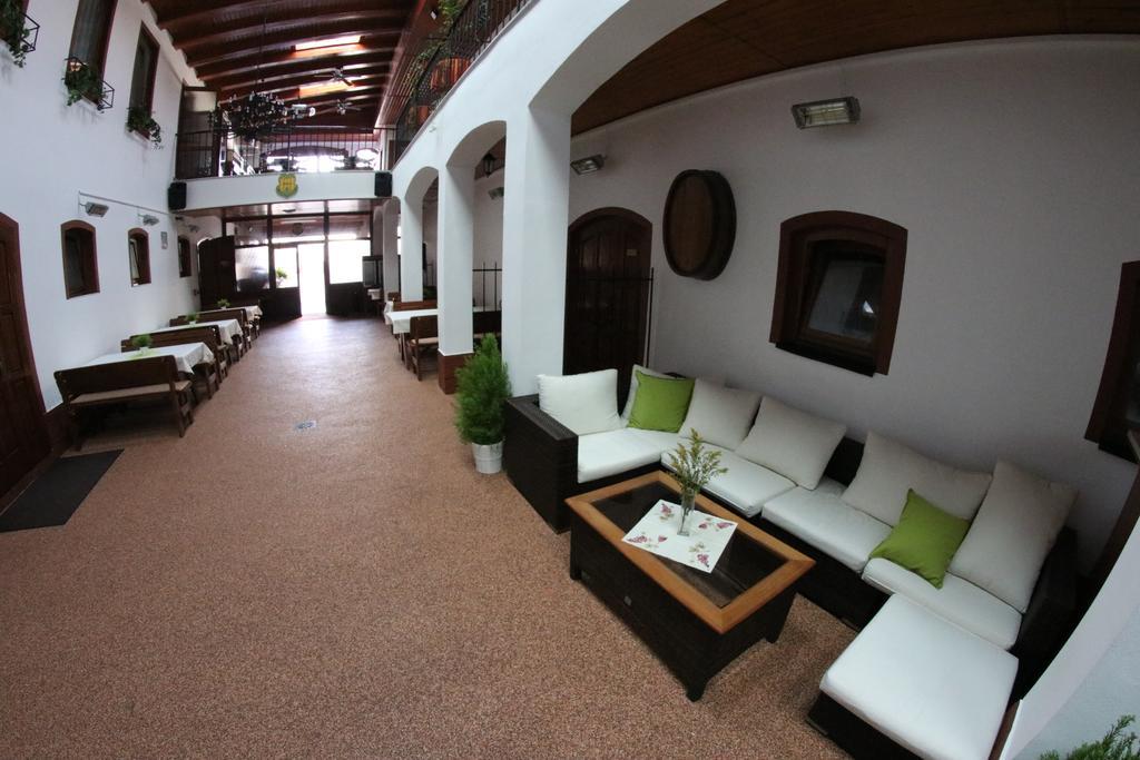 Hotel Vinarsky Dom Pezinok Exterior foto