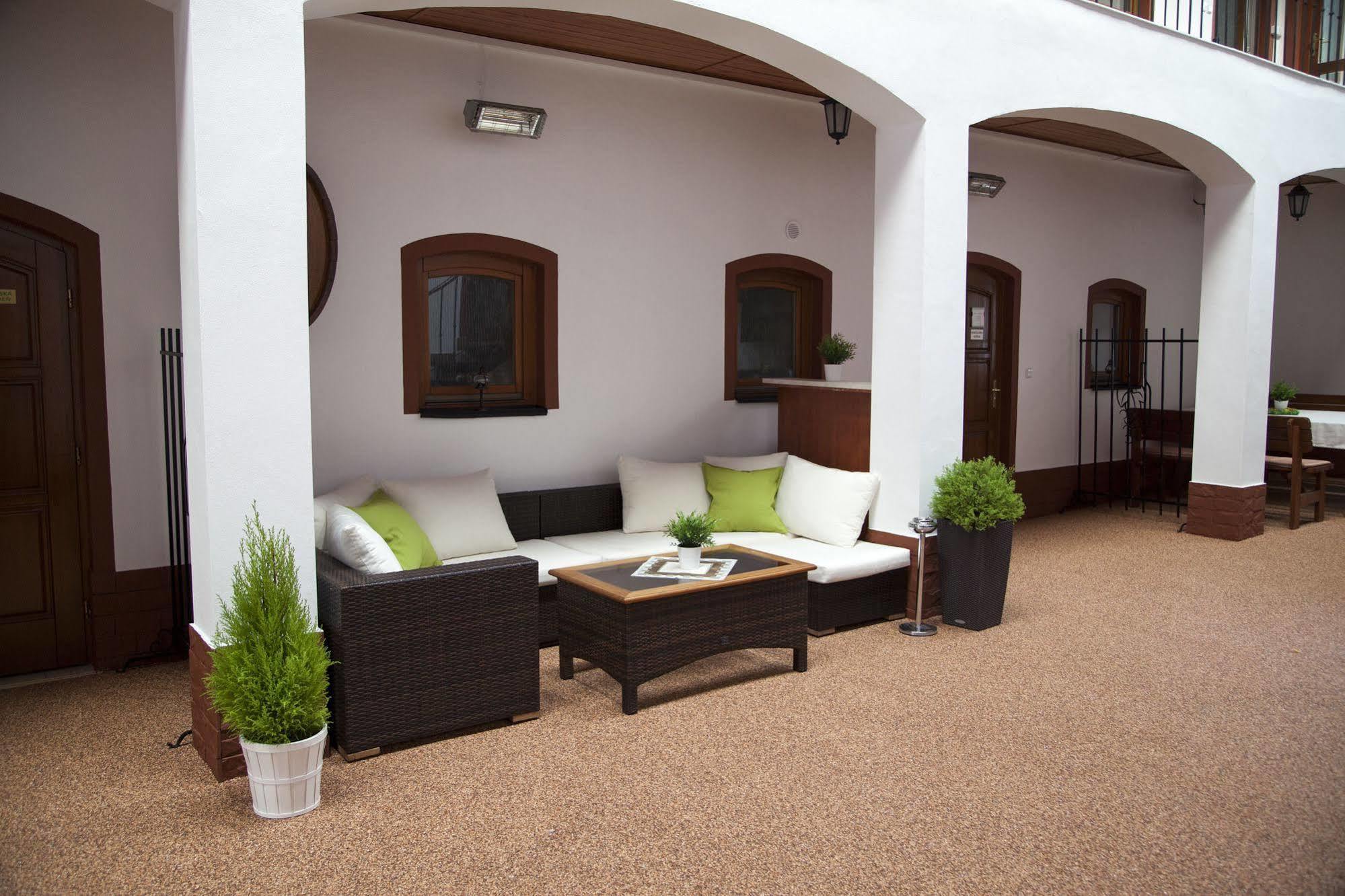 Hotel Vinarsky Dom Pezinok Exterior foto