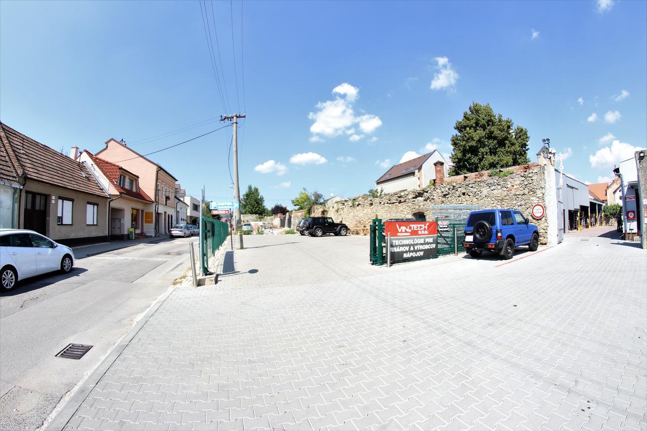 Hotel Vinarsky Dom Pezinok Exterior foto
